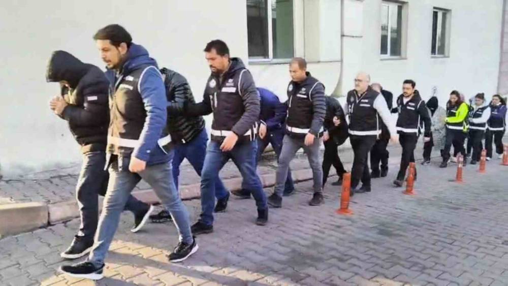 Kayseri&rsquo;deki &lsquo;ila&ccedil; yolsuzluğu&rsquo; davasında tutuklu sanık kalmadı
