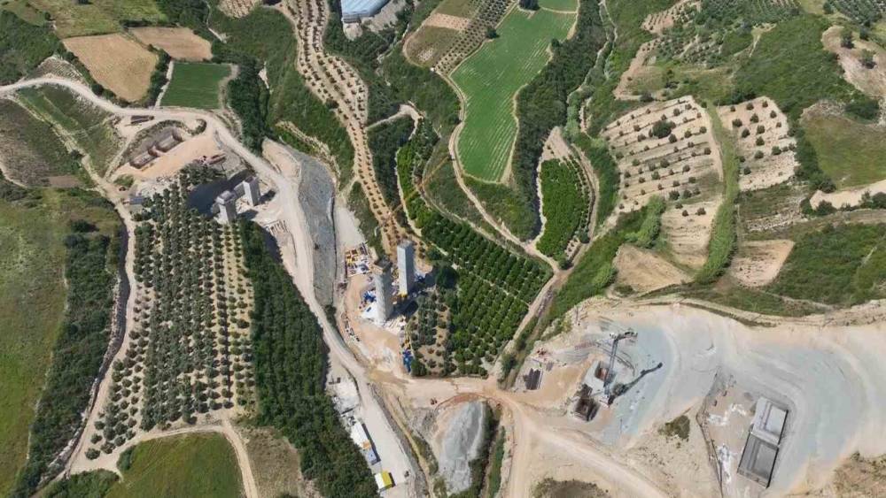 Akdeniz&rsquo;den Avrupa&rsquo;ya uzanacak Antalya-Alanya Otoyolu&rsquo;nda &ccedil;alışmalar hızlandı

