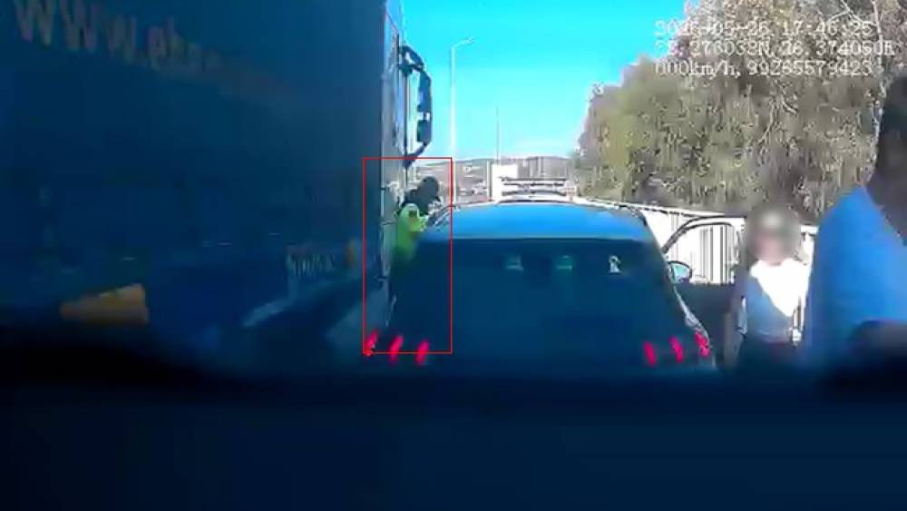 Yakıtı biten araca yardıma koşmuştu: Otoyol jandarması &ouml;l&uuml;mden d&ouml;nd&uuml;
