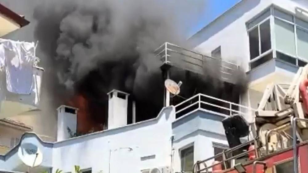 Balkonda mangal keyfi facia ile sonu&ccedil;landı: Patlayan t&uuml;p yangına neden oldu
