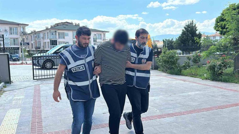 Burdur&rsquo;da husumetlisini &ouml;nce darp etti ardından t&uuml;fekle vurarak &ouml;ld&uuml;rd&uuml;
