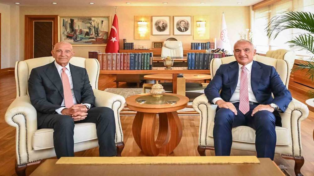 Bakan Ersoy, ABD&rsquo;nin Ankara B&uuml;y&uuml;kel&ccedil;isi Tom Barrack&rsquo;ı ağırladı
