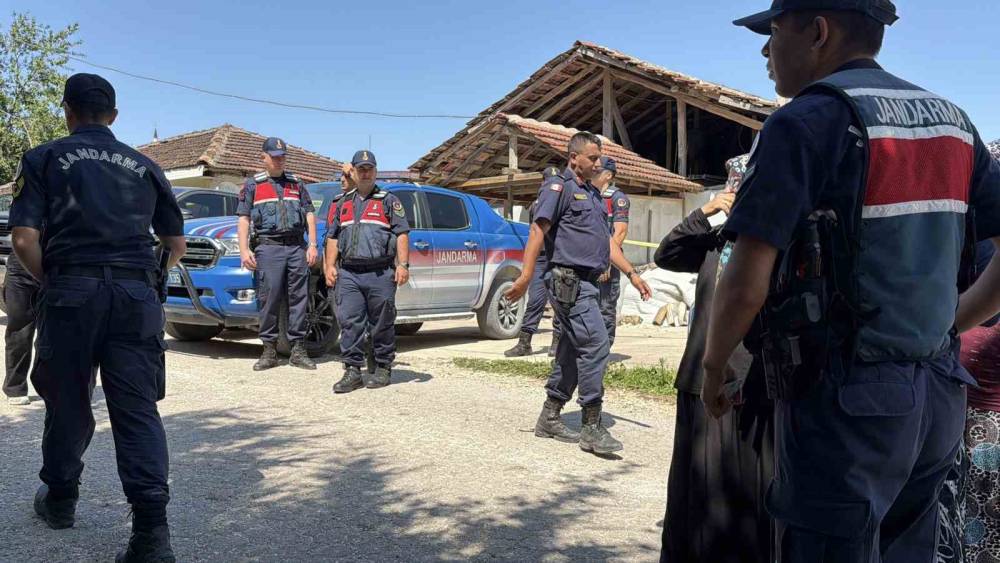 D&uuml;zce&rsquo;de arazi kavgası kanlı bitti: Yengesini pompalı t&uuml;fekle &ouml;ld&uuml;rd&uuml;
