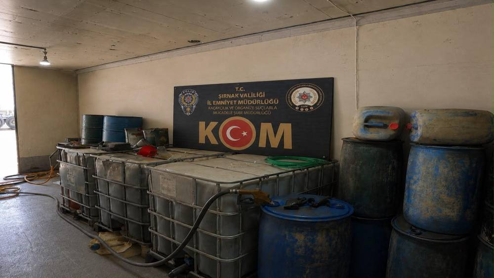 Şırnak&rsquo;ta uyuşturucu ve ka&ccedil;ak&ccedil;ılık operasyonu: 3 tutuklama
