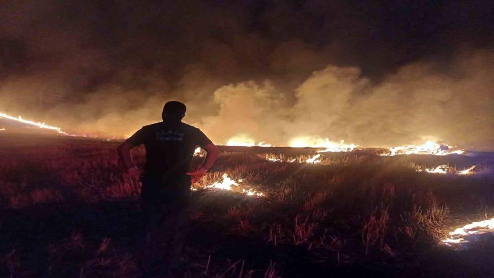 &Ccedil;orum&rsquo;da &ouml;rt&uuml; yangını: Ekipler m&uuml;dahale ediyor
