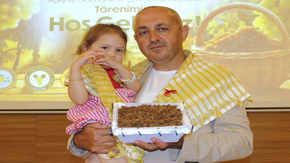 İlk kuru &uuml;z&uuml;m 4 bin TL&rsquo;den satıldı, &uuml;retici asıl fiyatı bekliyor
