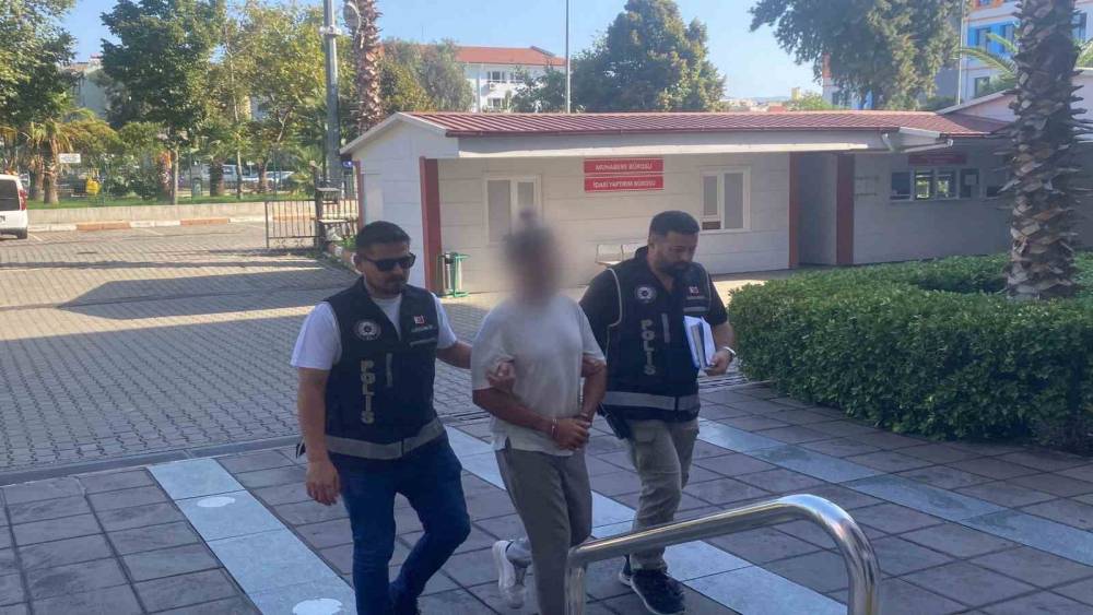 Nazilli&rsquo;de &uuml;st ge&ccedil;ide asılan maketle ilgili 1 kişi tutuklandı
