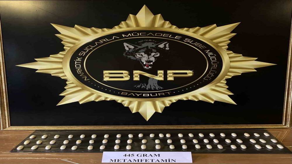 Bayburt&rsquo;ta yarım kiloya yakın uyuşturucu ele ge&ccedil;irildi
