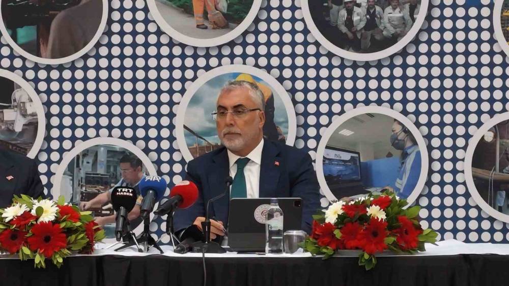 Bakan Işıkhan: "İşsizliği 2029&rsquo;da y&uuml;zde 7,6 seviyesine indirmeyi hedefliyoruz"
