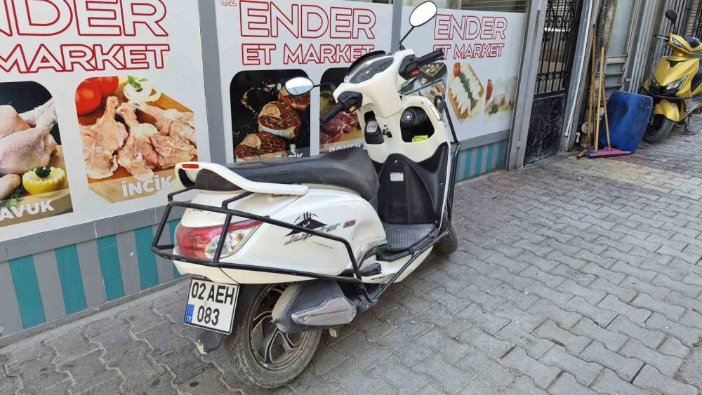 Otomobil ile motosiklet &ccedil;arpıştı: 1 yaralı
