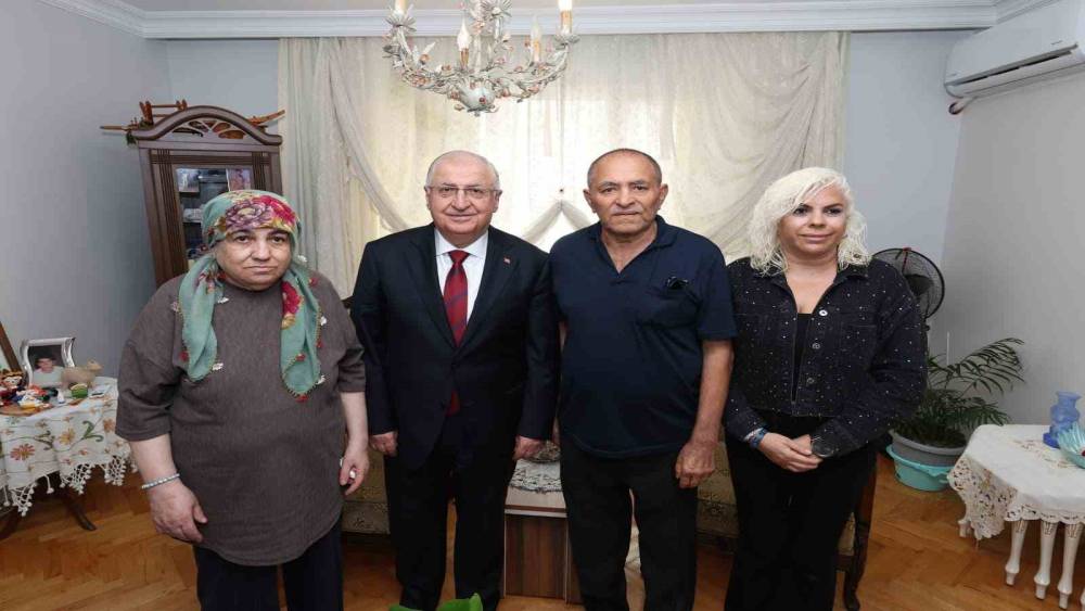 Bakan G&uuml;ler, şehit Alaattin Bulu&ccedil;&rsquo;un ailesini ziyaret etti
