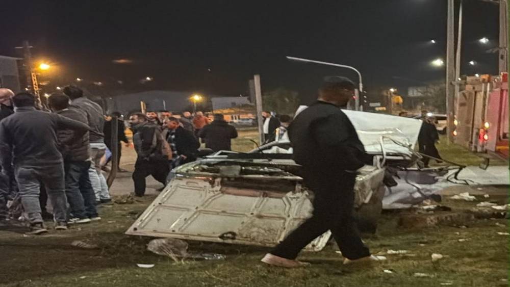 Van&rsquo;da tır ile otomobil &ccedil;arpıştı: 1 &ouml;l&uuml;, 4 yaralı
