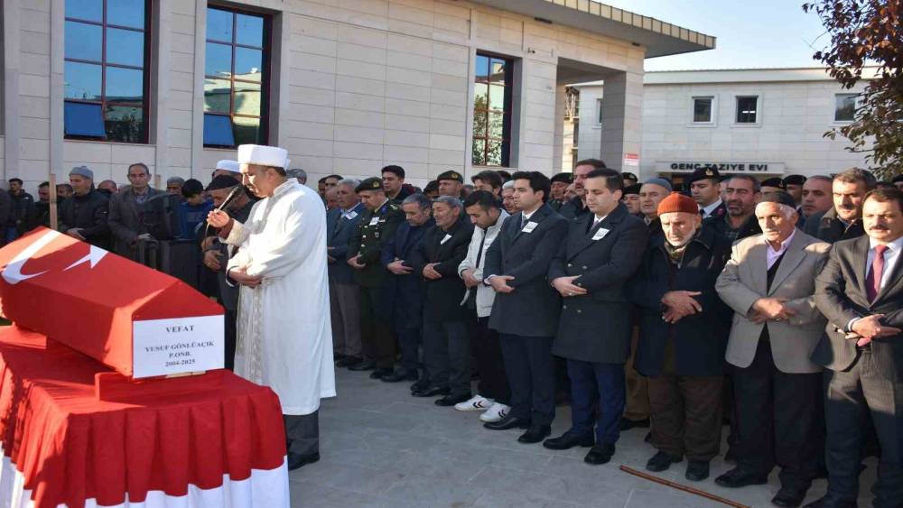 Hayatını kaybeden Piyade Er Gönlüaçık, son yolculuğuna uğurlandı
