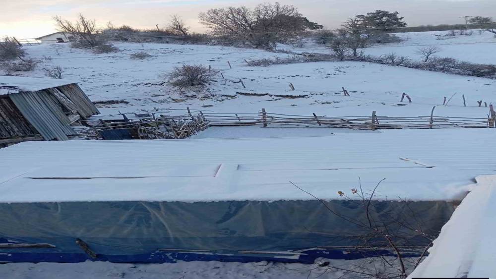 Beypazarı&rsquo;nda kar yağışı etkili oldu
