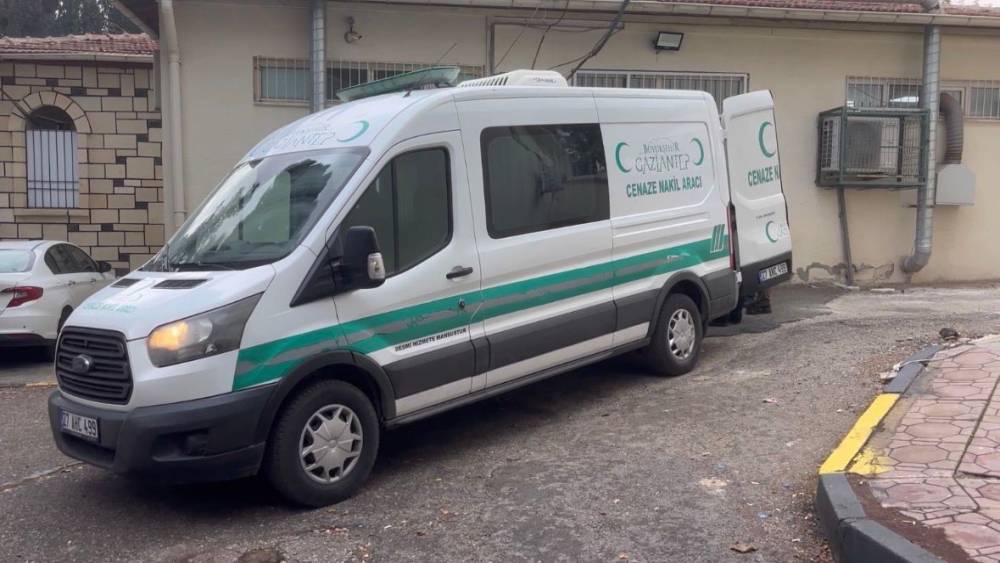 Gaziantep&rsquo;te akrabasının silahla vurduğu gen&ccedil; hayatını kaybetti
