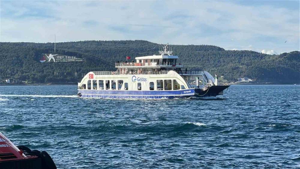 Bozcaada ve G&ouml;k&ccedil;eada&rsquo;ya yarınki t&uuml;m feribot seferleri iptal edildi
