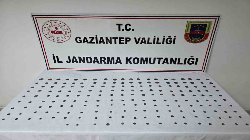 Gaziantep&rsquo;te 195 adet sikke ele ge&ccedil;irildi: 1 g&ouml;zaltı
