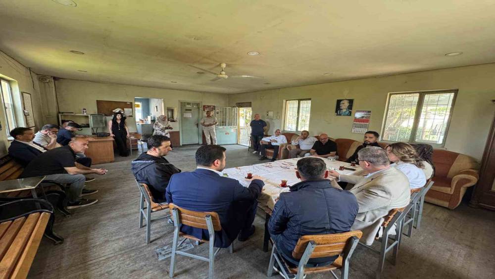 AK Parti Denizli İl Başkanı Subaşıoğlu minib&uuml;s&ccedil;&uuml; esnafını yalnız bırakmadı
