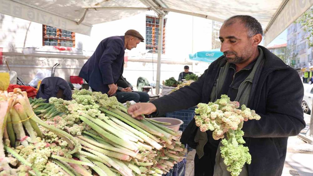 Doğu&rsquo;nun vitamin deposu muzu &lsquo;ışkın&rsquo; tezgahlarda yerini aldı
