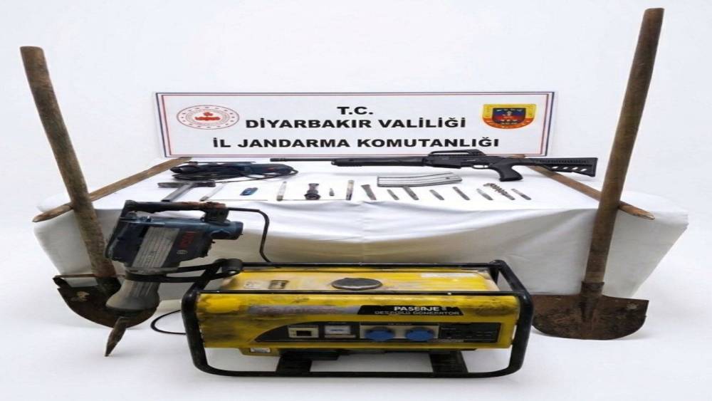 Diyarbakır&rsquo;da ka&ccedil;ak kazı yapan 5 kişi su&ccedil;&uuml;st&uuml; yakalandı
