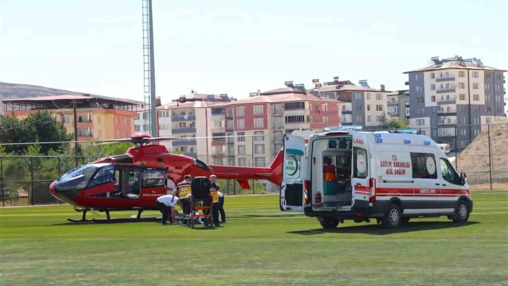 Kalp krizi ge&ccedil;iren hasta hava ambulansıyla Malatya&rsquo;ya sevk edildi

