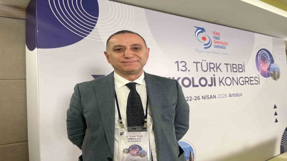 Onkoloji uzmanından sosyal medya k&uuml;rlerine uyarı: "Masum g&ouml;r&uuml;len bitkilerin i&ccedil;inde bir&ccedil;ok kimyasal var"
