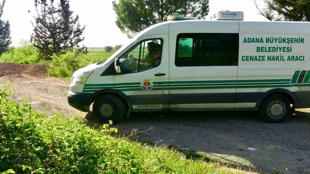 Ormanda par&ccedil;alanmış erkek cesedi bulundu
