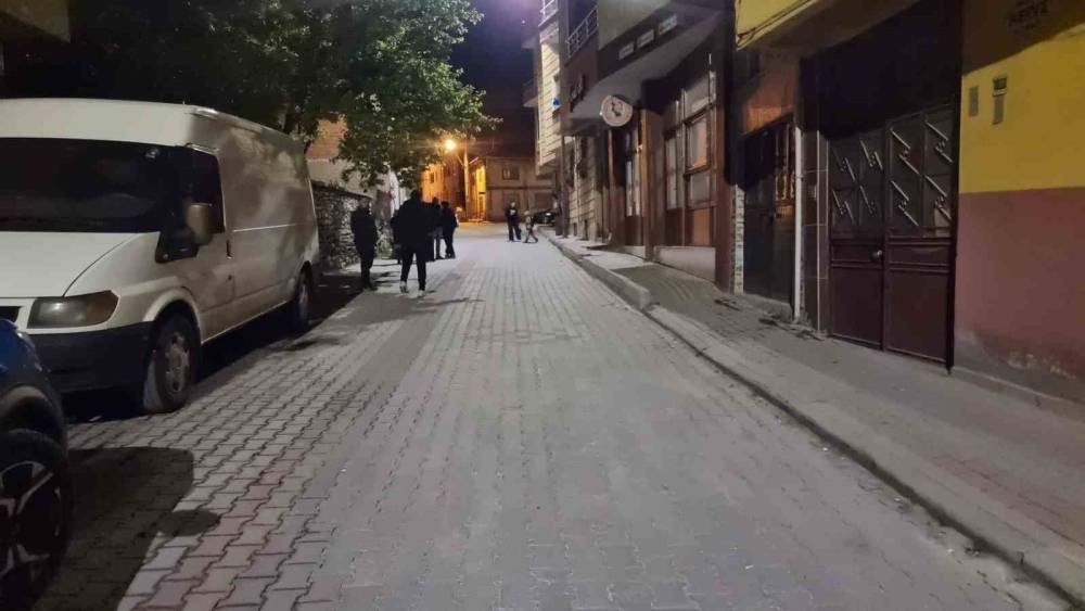 K&uuml;tahya Domani&ccedil;&rsquo;te gece yarısı peş peşe iki deprem meydana geldi
