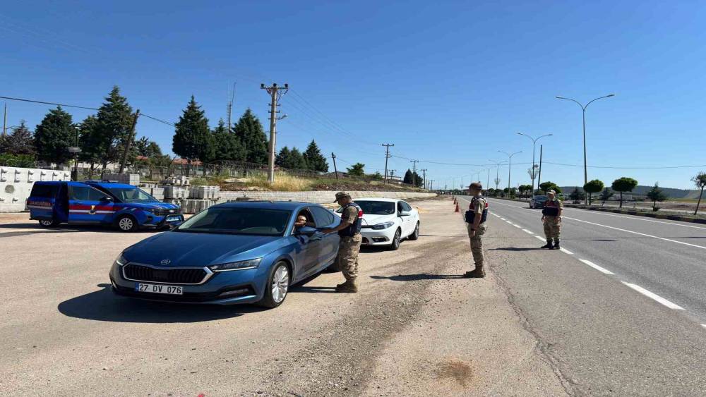 Jandarmadan bayram trafiği denetimi ve huzur-g&uuml;ven uygulaması
