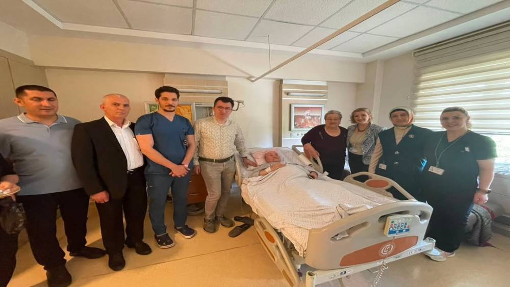ESOG&Uuml; hastanesi y&ouml;netiminden hasta ve &ccedil;alışanlara bayram ziyareti
