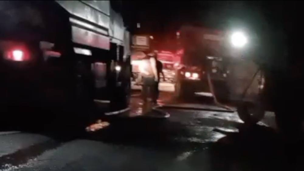 Ayvalık&rsquo;ta fıstık &ccedil;amı arazisinde &ccedil;ıkan yangın ormana sı&ccedil;radı
