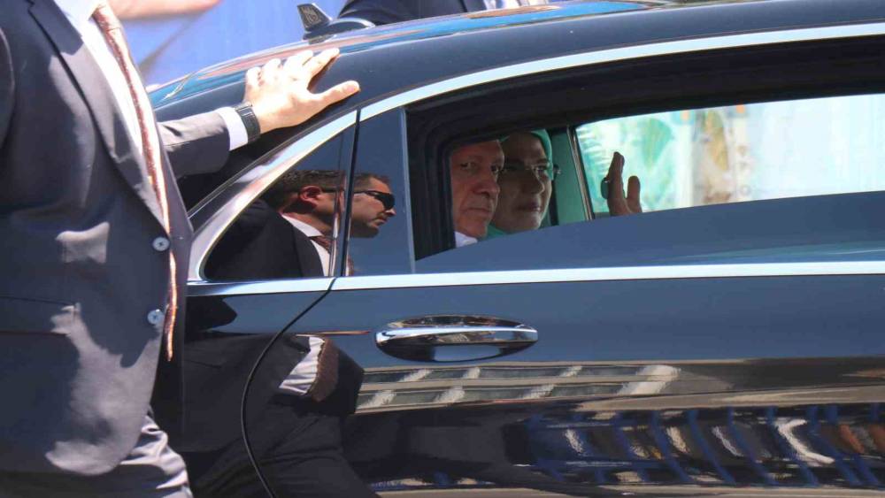 Cumhurbaşkanı Erdoğan, AK Parti 33. İstişare Toplantısı&rsquo;nın ardından Sapanca&rsquo;dan ayrıldı
