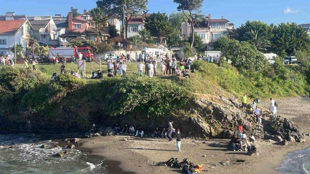 Ordu&rsquo;da denizde dalgalara kapılan 17 yaşındaki &ccedil;ocuğu arama &ccedil;alışmaları s&uuml;r&uuml;yor
