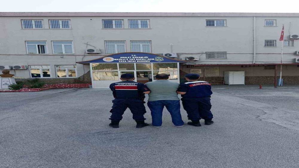 Aydın&rsquo;da hapis cezasıyla aranan 2 şahıs yakalandı
