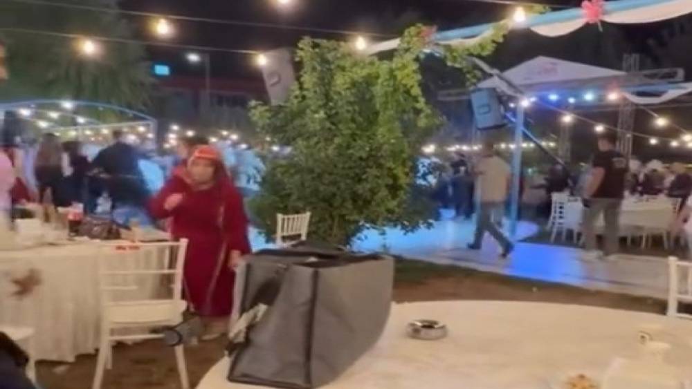 Malatya&rsquo;da d&uuml;ğ&uuml;n salonunda kavga: 4 yaralı
