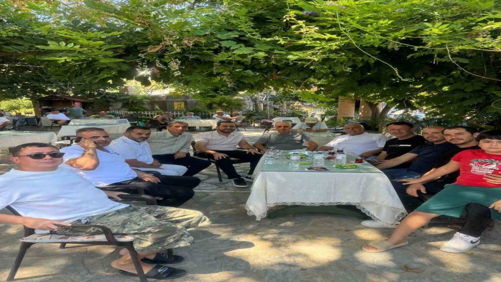Bakan Uraloğlu Marmaris&rsquo;te yolları inceledi, vatandaşlarla bir araya geldi
