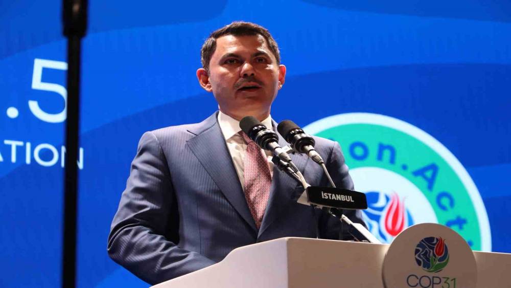 Bakan Kurum Demokrasi ve &Ouml;zg&uuml;rl&uuml;kler Adası&rsquo;nda konuştu: "S&ouml;z&uuml;n eyleme d&ouml;n&uuml;şmesi gereken zaman dilimindeyiz"
