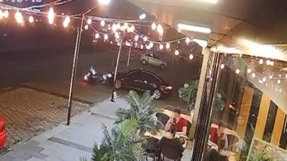 Kayseri&rsquo;de bir garip kaza, motosiklet kendisine yol veren otomobile &ccedil;arptı: 1 yaralı
