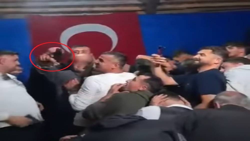 Kına gecesinde silahlı kutlama: Havaya ateş a&ccedil;tılar
