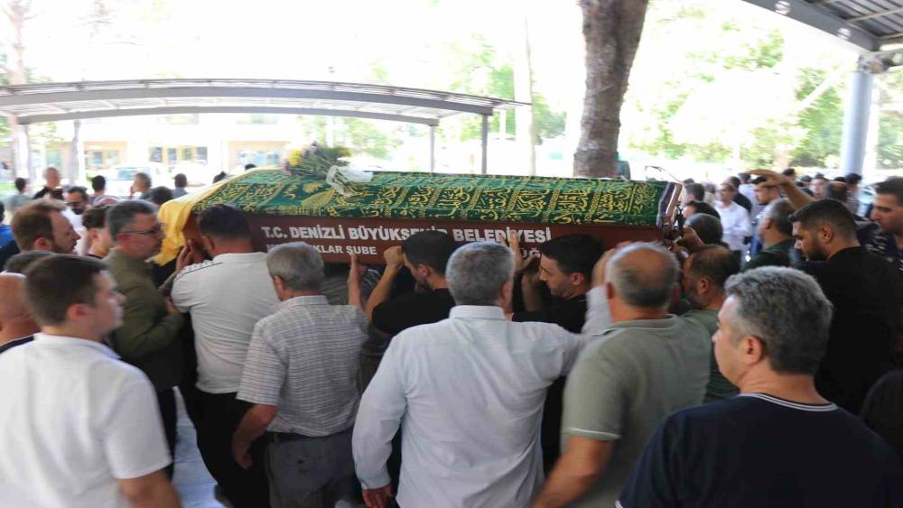 Kadın yayanın &ouml;l&uuml;m&uuml;ne neden olan s&uuml;r&uuml;c&uuml;n&uuml;n tutuksuz yargılanmasına tepki
