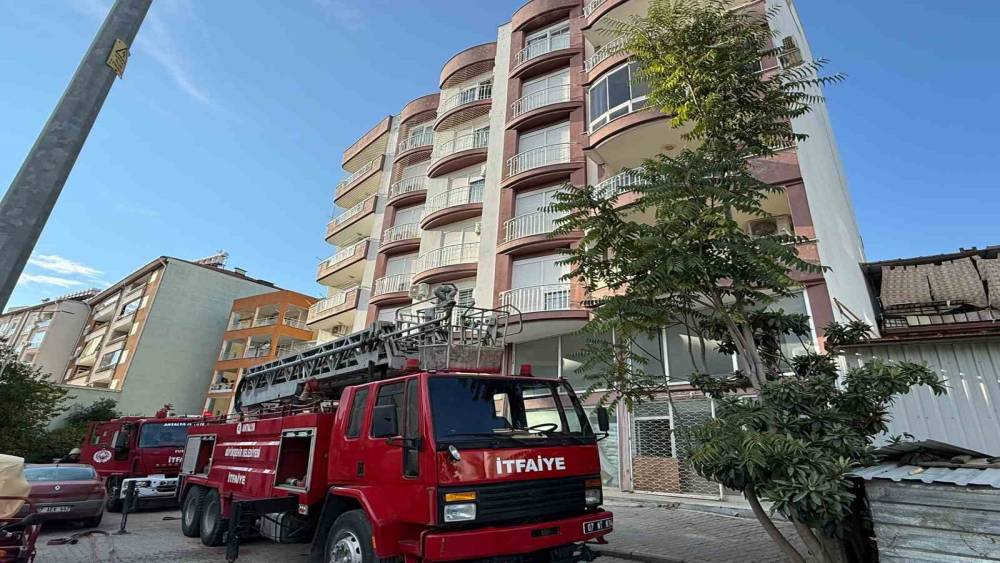 Antalya&rsquo;da balkonda &ccedil;ıkan yangın korkuttu
