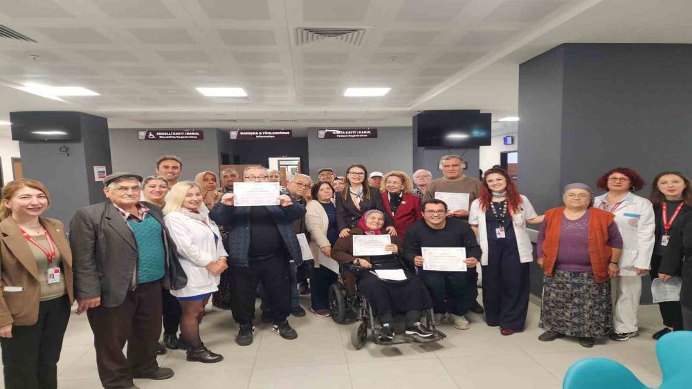 Aydın&rsquo;da 18 diyabet hastası eğitimlerini tamamlayıp sertifika aldı
