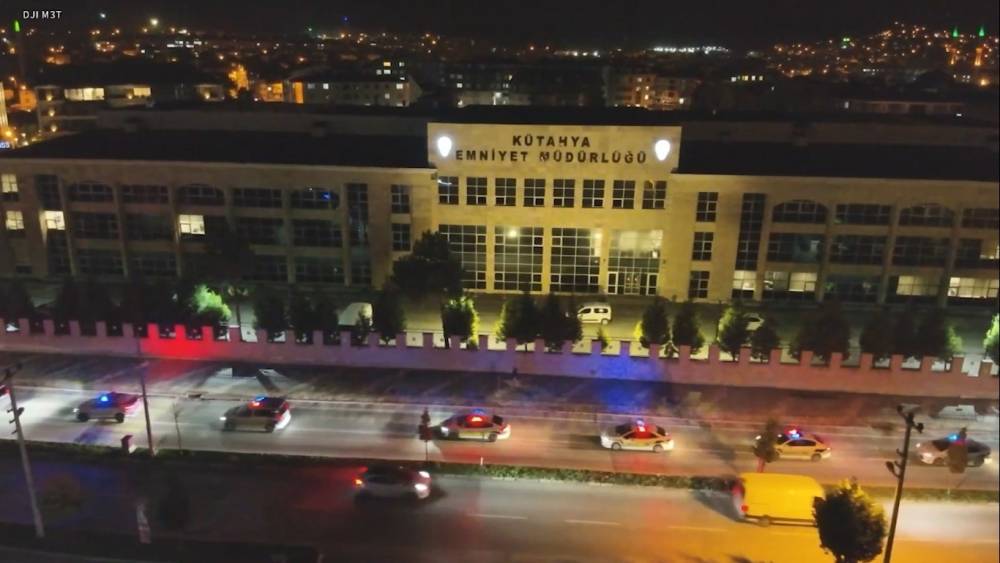 K&uuml;tahya merkezli yasa dışı bahis operasyonunda 62 kişi tutuklandı
