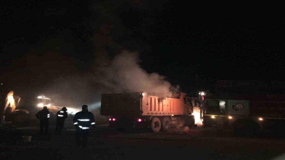 Başkale’de samanlıkta korkutan yangın
