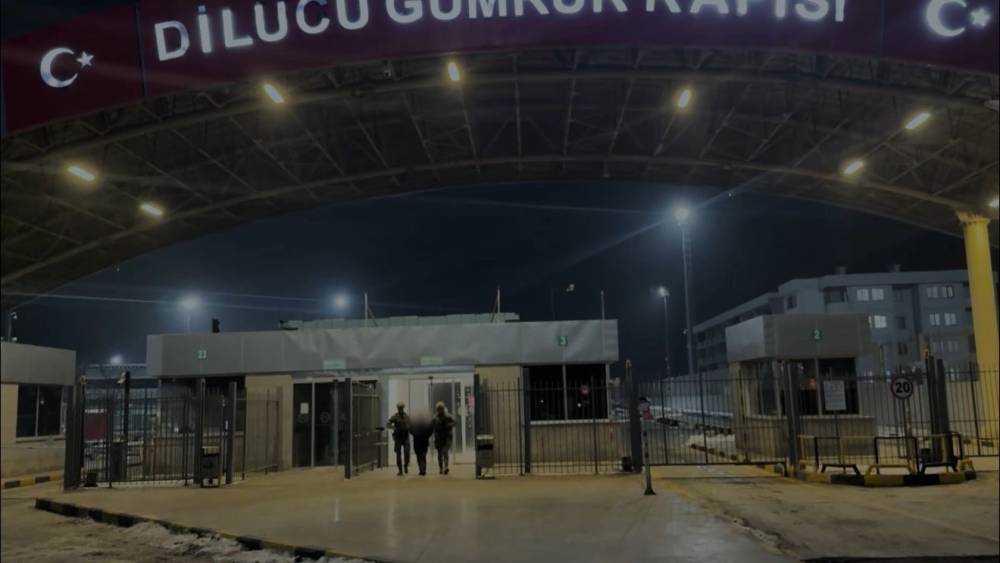 Iğdır&rsquo;da aranan h&uuml;k&uuml;ml&uuml; Dilucu Sınır Kapısı&rsquo;nda yakalandı
