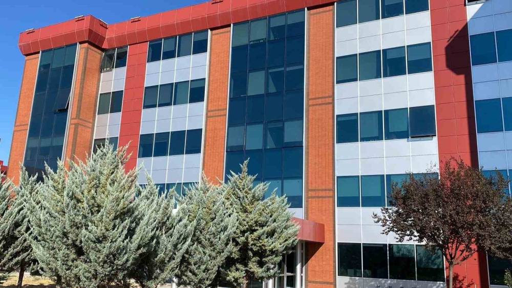 Burdur Mehmet Akif Ersoy &Uuml;niversitesi&rsquo;nde taciz i&ccedil;erikli mesajlara meslekten ihra&ccedil;
