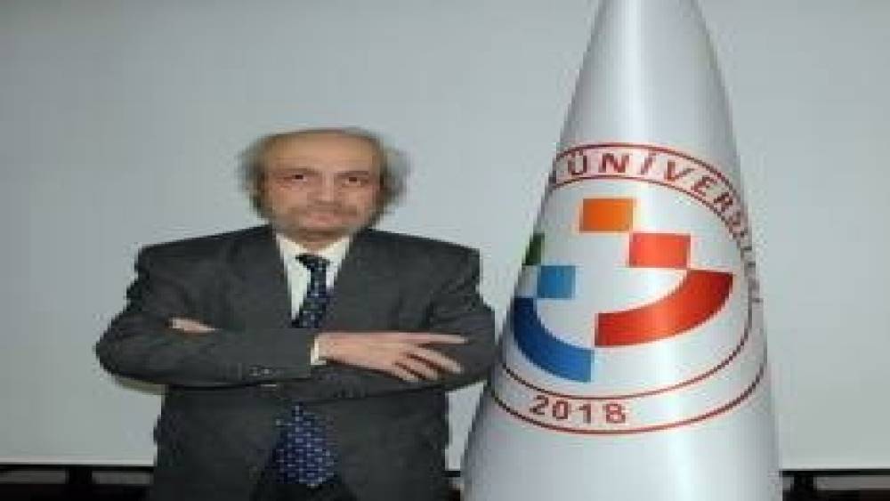 &Uuml;niversitenin lojmanında &ouml;l&uuml; bulundu
