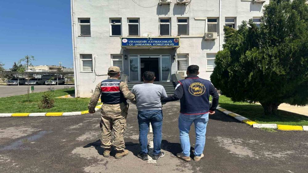 Şanlıurfa&rsquo;da aranan 2 h&uuml;k&uuml;ml&uuml; yakalandı
