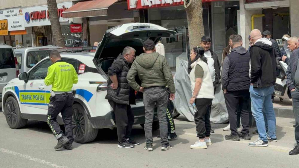 Yaya ge&ccedil;idinde aracın &ccedil;arptığı &ouml;ğrenci hastanelik oldu
