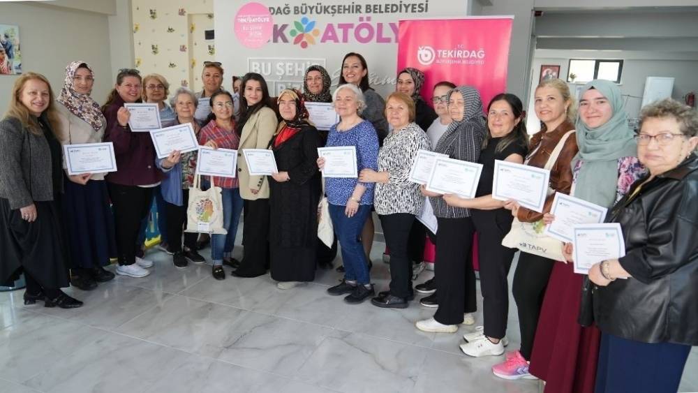 Kadınlar bilin&ccedil;lenerek g&uuml;&ccedil;lendi
